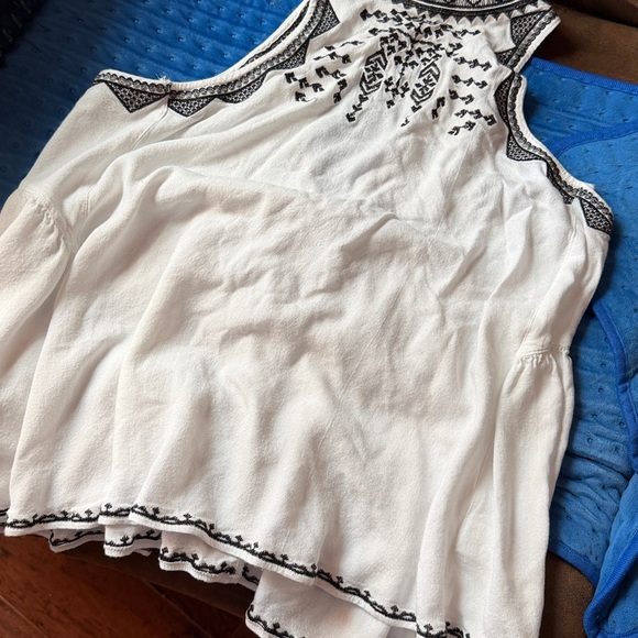 Miss L❤️ve Top - Picture 2 of 4